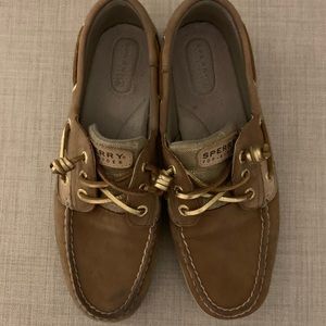 Sperry boat shoes